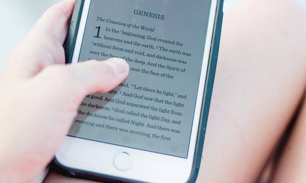 2022’s Must-Have App: Qityol eBook App for the Best Reading Experience
