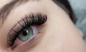 Which Celebrities Have The Best Lashes
